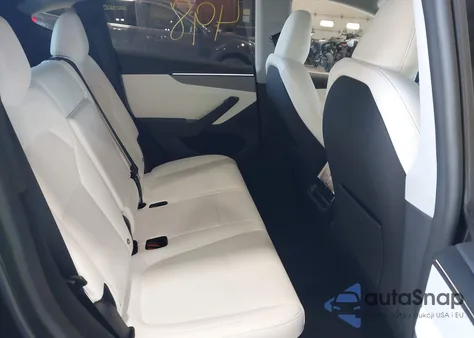 2026 Tesla Model Y Long Range Dual Motor All-Wheel Drive/Long Range Launch Series z USA, uszkodzony, nr VIN 7SAYGDEE7TF387729